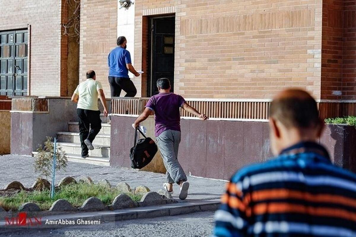 آزادی یک هزار و ۶۳۰ زندانی مالی استان لرستان با کمک خیران، ستاد دیه و ارفاقات قضایی/ بیش از ۷ هزار بسته معیشتی بین خانواده‌های زندانیان توزیع شد