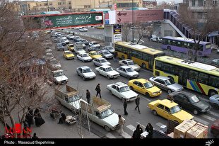 پاسخ به برخی شبهات در مورد برخورد با کشف حجاب در خودرو/ طبق تبصره ماده ۶۳۸ قانون مجازات اسلامی، کشف حجاب در انظار و معابر عمومی، جرم‌انگاری شده است