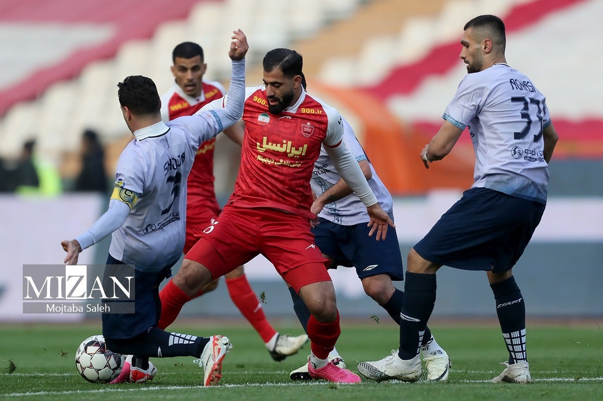 شاه‌محمدی: برخی بازیکنان فکر می‌کنند تمام بازی‌ها فیکس هستند/ استقلال و پرسپولیس از خودشان ضربه می‌خورند