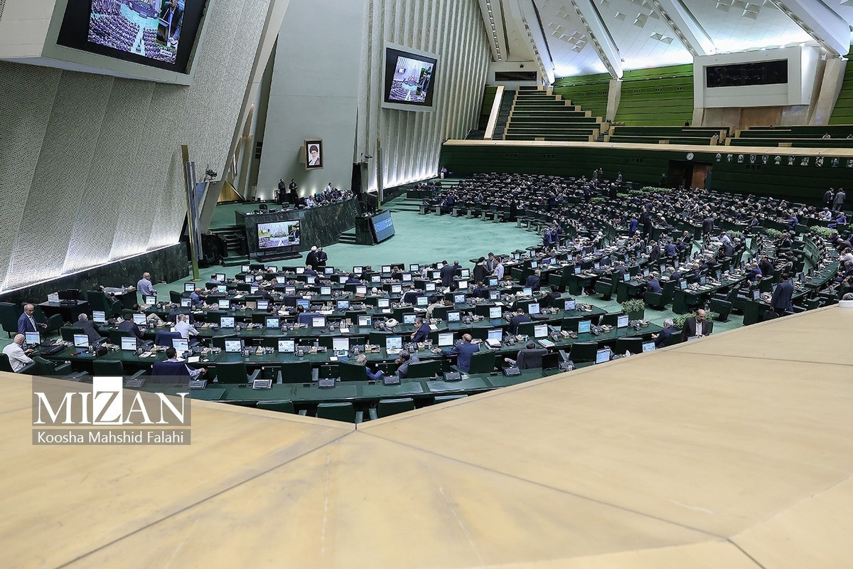 حقوق کارکنان بر اساس قانون نظام هماهنگ و قانون مدیریت خدمات کشوری پرداخت خواهد شد