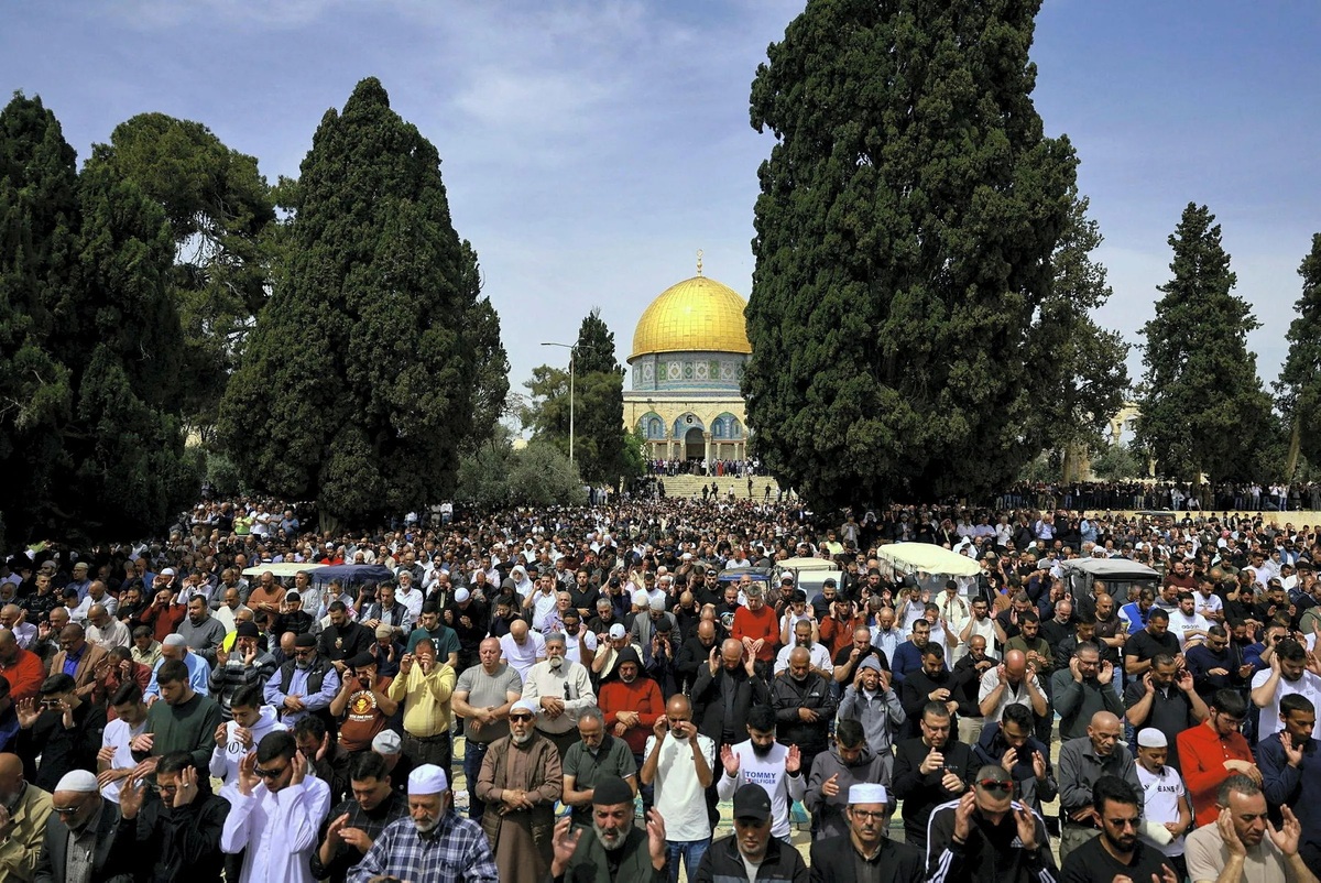 روز قدس در غزه و کرانه باختری؛ اشغالگران به نمازگزاران در مسجد الاقصی حمله کردند