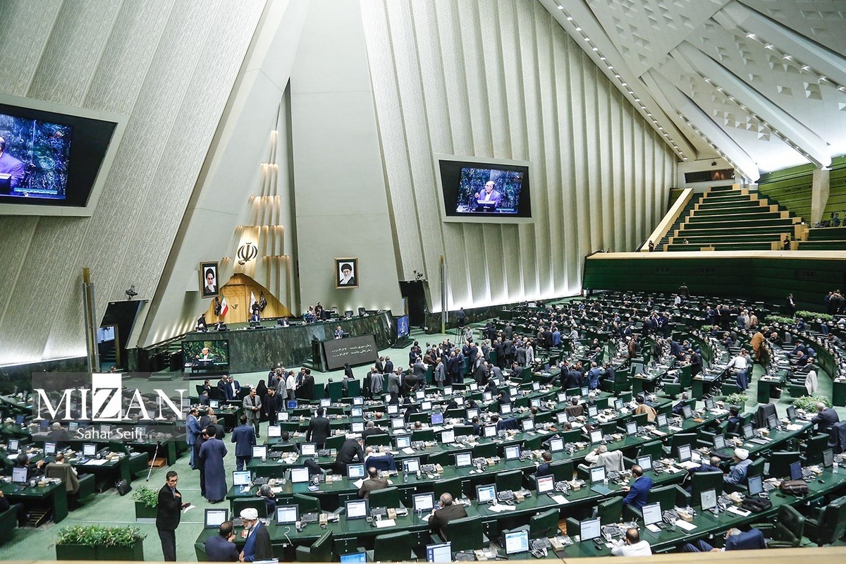 نماینده زاهدان: مواضع روس‌ها در رابطه با جزایر ایرانی و گذرگاه زنگزور قابل پذیرش نیست