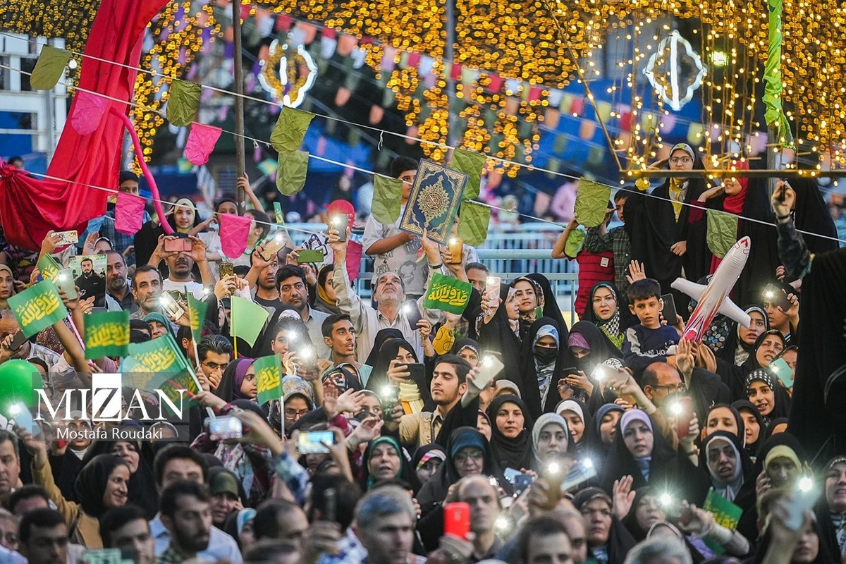 برگزاری جشن هفته وحدت در میدان ولی عصر (عج) تهران