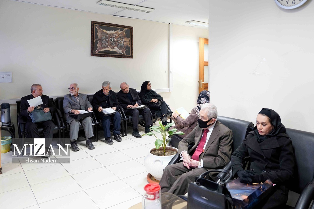 ۲۰۴ هزار و ۶۲۱ مورد ملاقات مردمی در تیر ماه توسط مسئولان قضایی سراسر کشور انجام شد/ دریافت ۱۰۳ درخواست حقوقی از نمازگزاران در میز خدمت نماز جمعه تهران